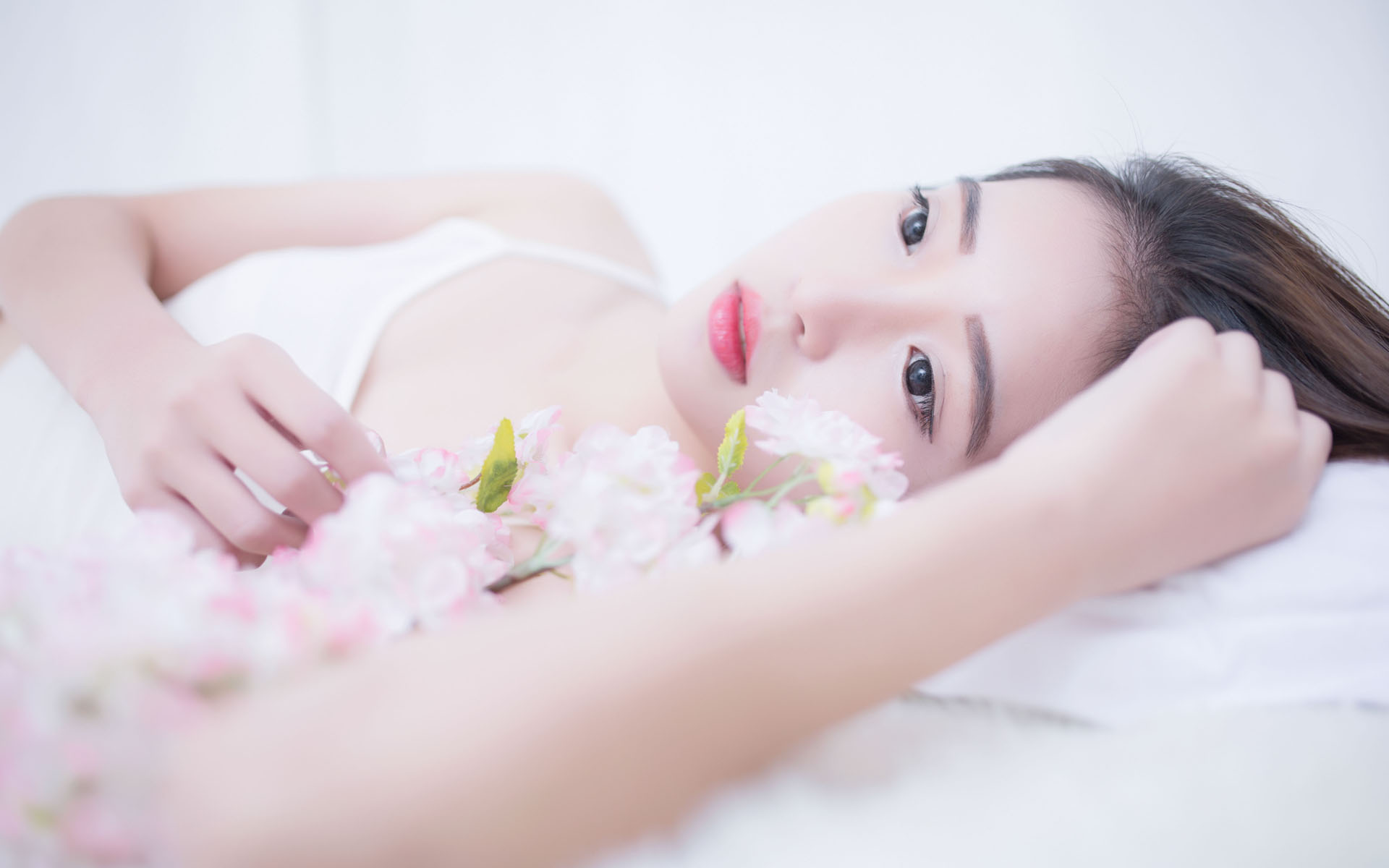 A股主要股指上涨，航天军工板块走强